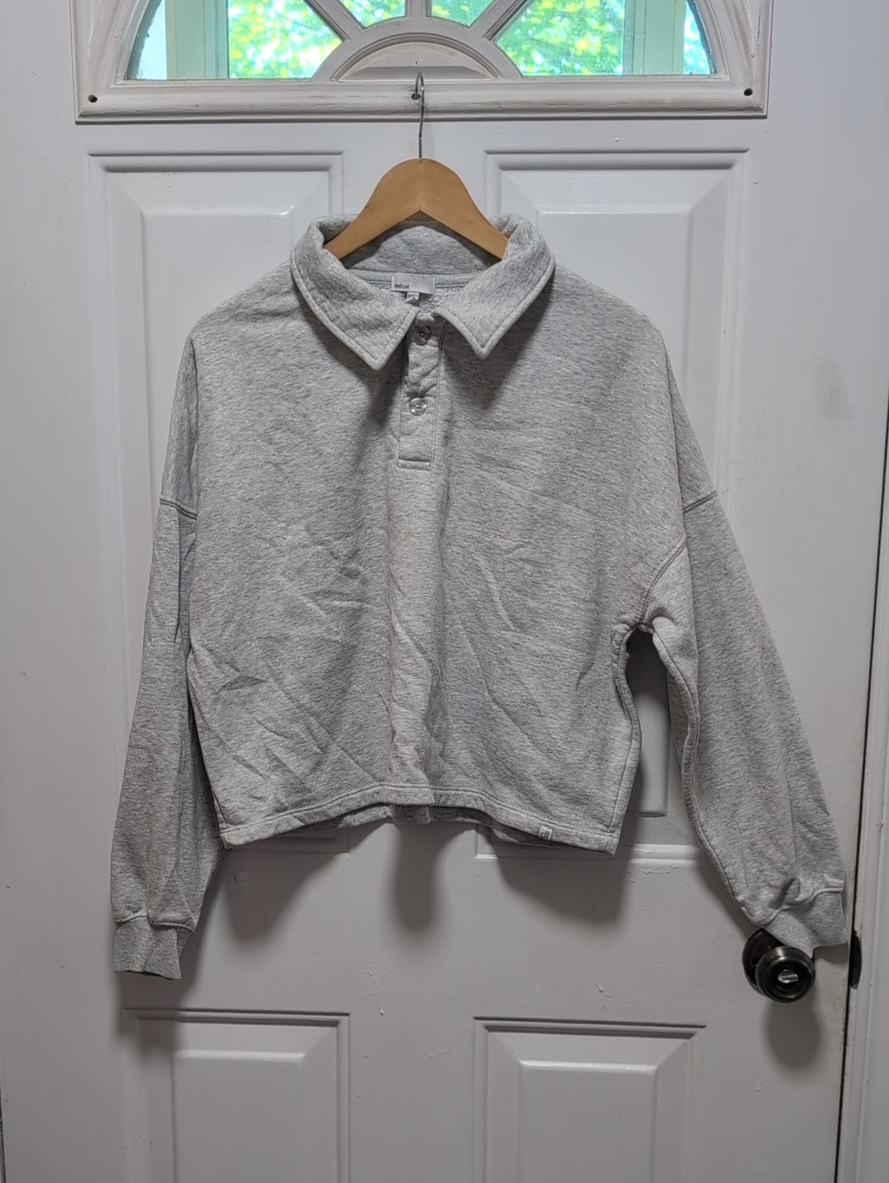 Cropped Collared Pullover Sweater - Light Gray